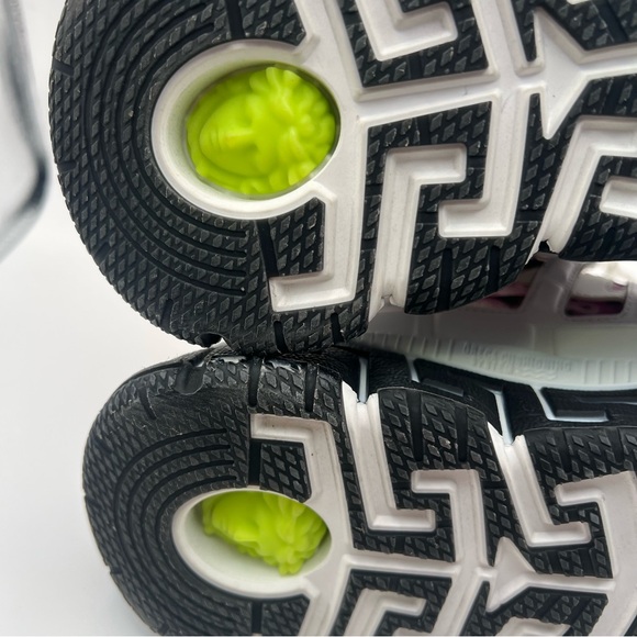 Versace Trigreca Sneakers - Picture 10 of 10